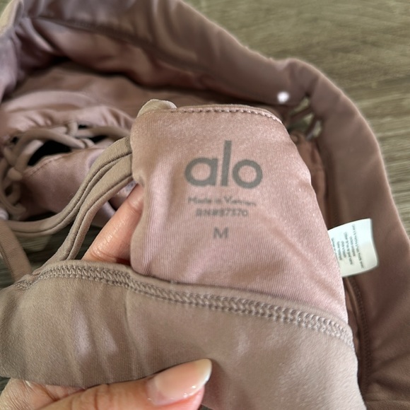 ALO Workout Bra - Medium - Picture 9 of 9